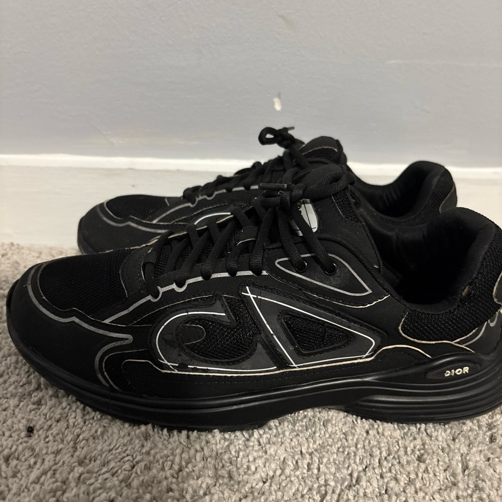Dior Black Sneakers with Cushioned Sole and Breathable Design